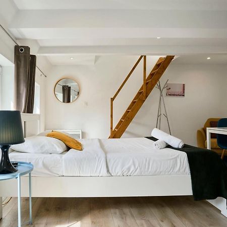 Lille Hypercentre Gares - Small Suite Екстер'єр фото
