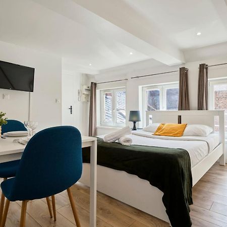Lille Hypercentre Gares - Small Suite Екстер'єр фото